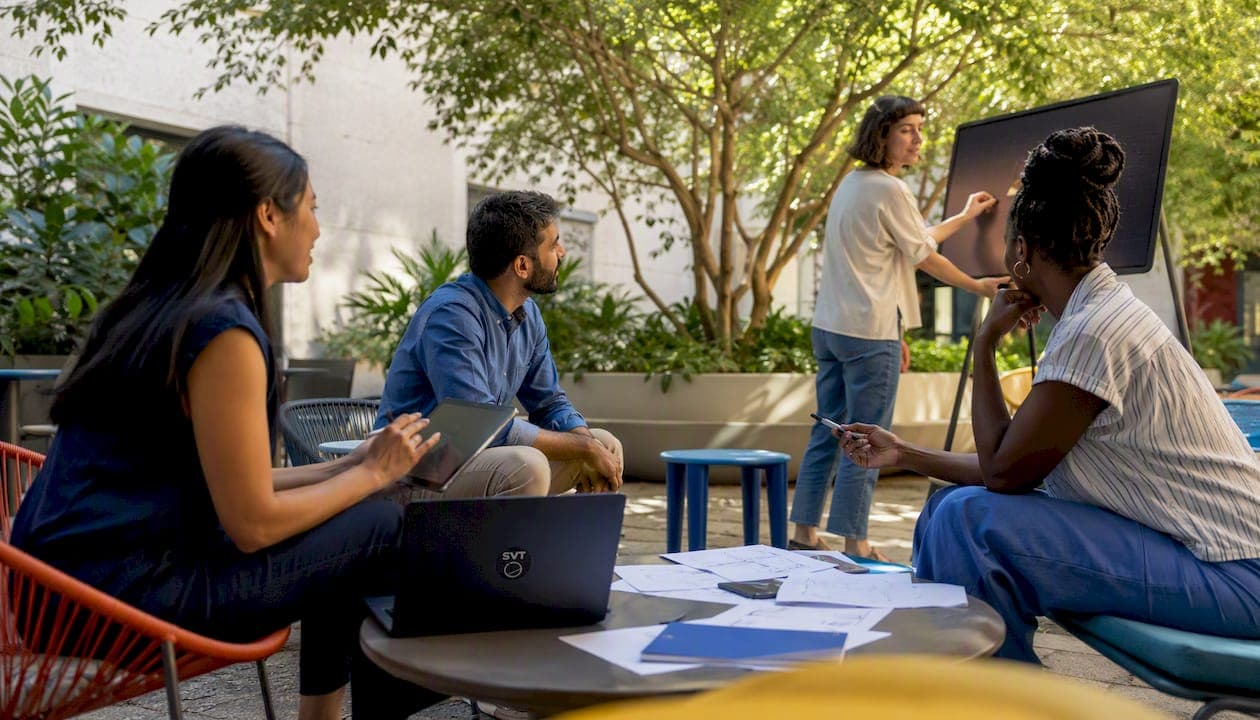 What Does an Interactive Learning Space Mean for Educators